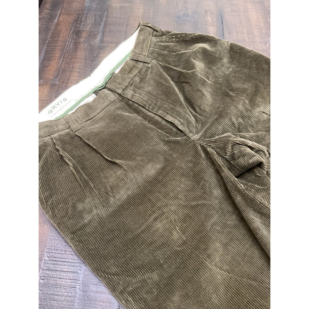 Orvis Pants Mens 42x32 Green Corduroy Relaxed Fit Pleated Straight Leg Chino